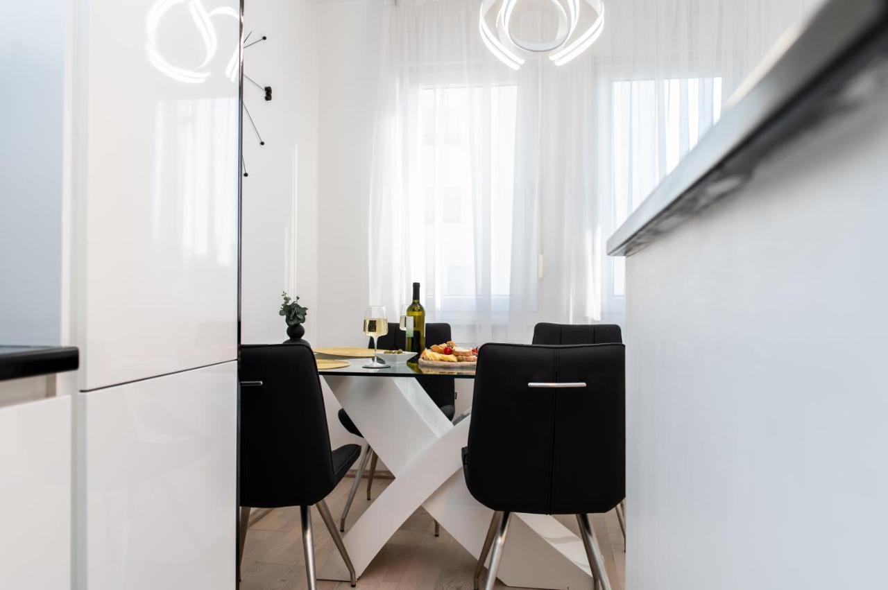 Salvia Apartment With Private Jacuzzi Split Exterior photo