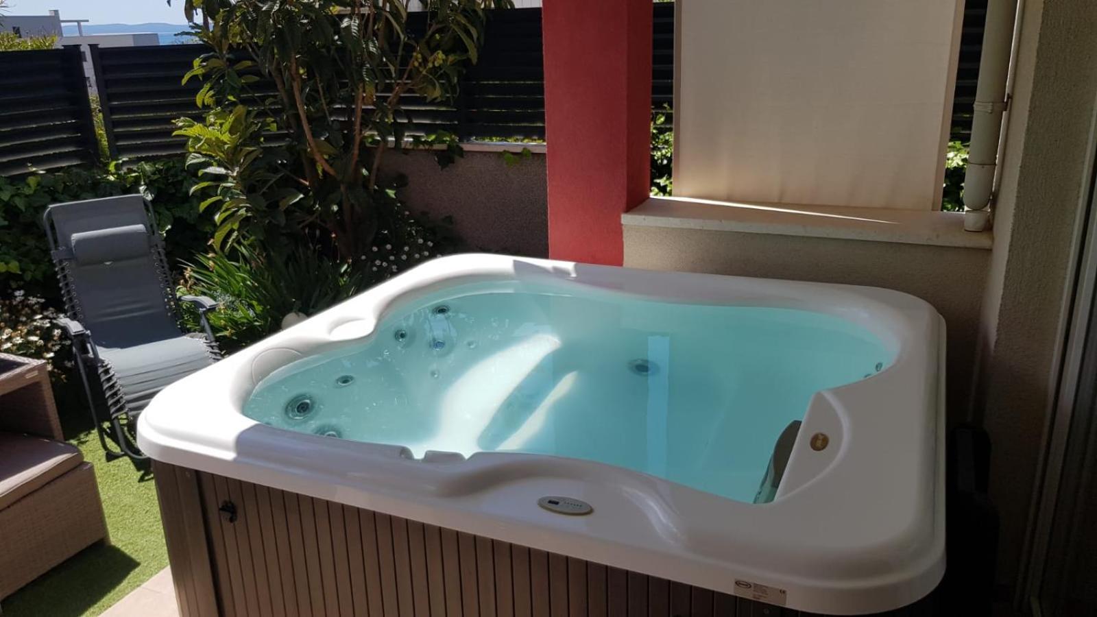Salvia Apartment With Private Jacuzzi Split Exterior photo
