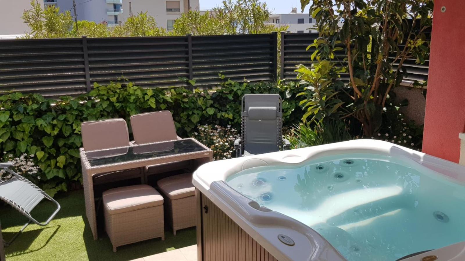 Salvia Apartment With Private Jacuzzi Split Exterior photo